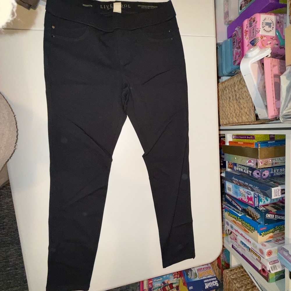 Liverpool Women's Classic Black Skinny Pants